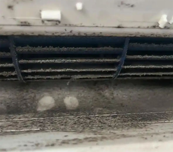 邢台市空调吹的风有股烧焦味是怎么回事